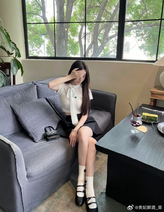大红灯笼高高挂 封面